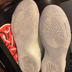 Kyrie 2 Nike’s